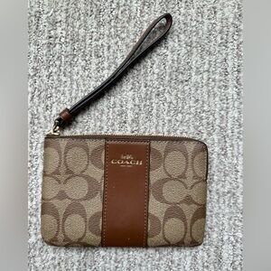 NWOT Coach Wristlet